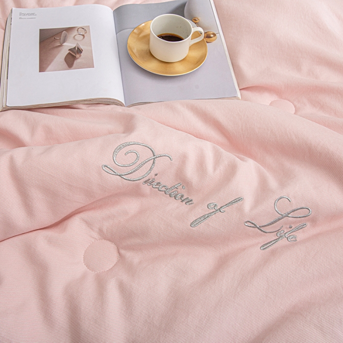 91家纺网 家纺一手货源 找家纺 久典 2020新款生态暖绒抗菌被 奥利—粉色