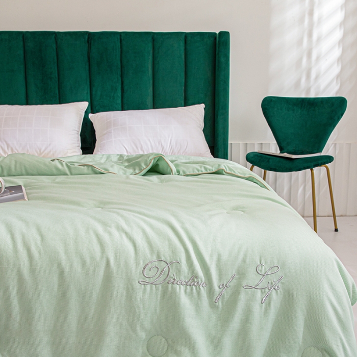 91家纺网 家纺一手货源 找家纺 久典 2020新款生态暖绒抗菌被 奥利--绿色