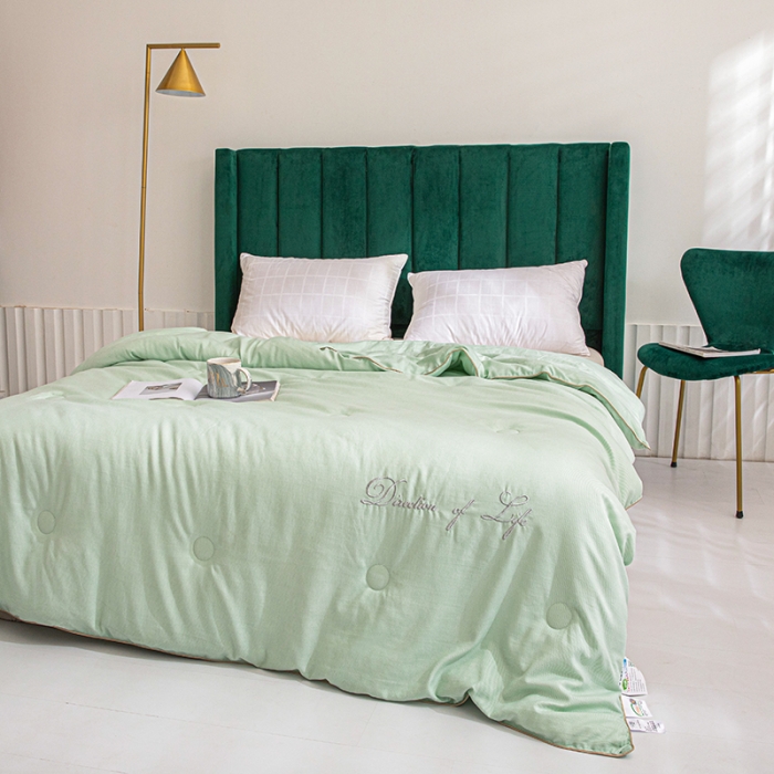 91家纺网 家纺一手货源 找家纺 久典 2020新款生态暖绒抗菌被 奥利--绿色