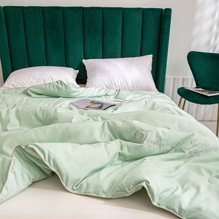 91家纺网 家纺一手货源 找家纺 久典 2020新款生态暖绒抗菌被 奥利--绿色