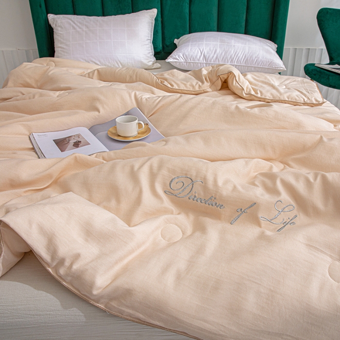 91家纺网 家纺一手货源 找家纺 久典 2020新款生态暖绒抗菌被 奥利—玉色