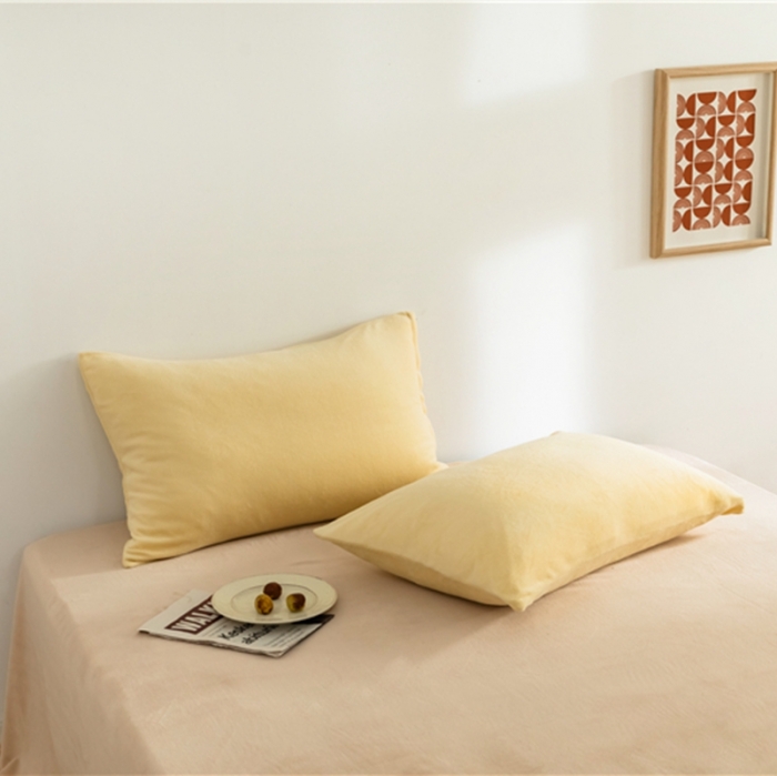 91家纺网 家纺一手货源 找家纺 棉眠 2020新款秋冬纯色牛奶绒单品枕套 小鸡黄