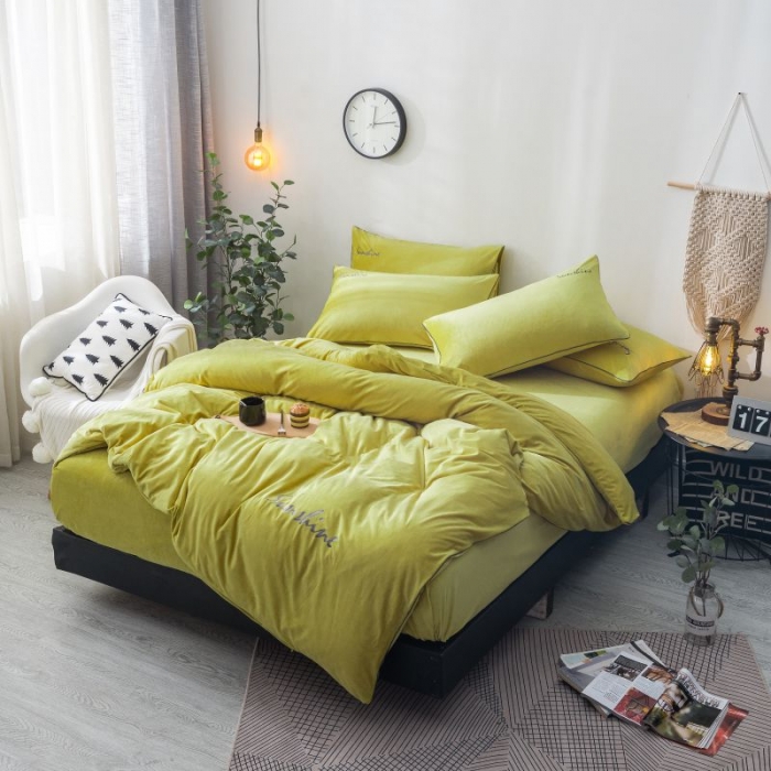 91家纺网 家纺一手货源 找家纺 尚品本色正版授权 纯色刺绣水晶绒保暖四件套 玉米黄