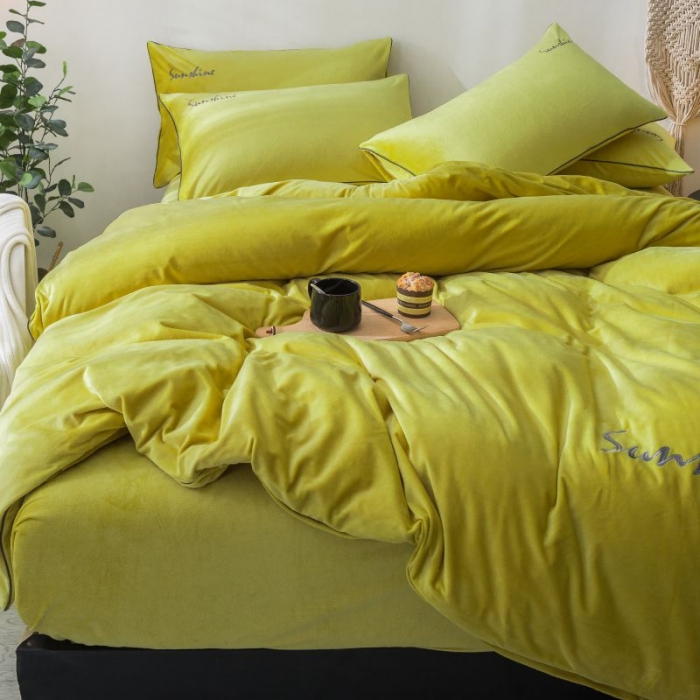 91家纺网 家纺一手货源 找家纺 尚品本色正版授权 纯色刺绣水晶绒保暖四件套 玉米黄