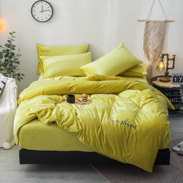 91家纺网 家纺一手货源 找家纺 尚品本色正版授权 纯色刺绣水晶绒保暖四件套 玉米黄