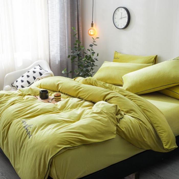 91家纺网 家纺一手货源 找家纺 尚品本色正版授权 纯色刺绣水晶绒保暖四件套 玉米黄