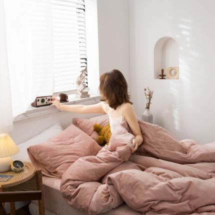 91家纺网 家纺一手货源 找家纺 尚品本色 2022新款天鹅绒四件套 粉色