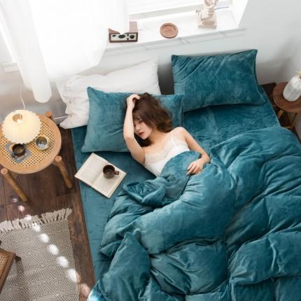 91家纺网 家纺一手货源 找家纺 尚品本色 2022新款天鹅绒四件套 墨绿