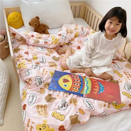 91家纺网 家纺一手货源 找家纺 60支贡缎可拆卸仿鹅绒幼儿园学生被套春秋被冬被 动物世界-粉