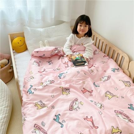 91家纺网 家纺一手货源 找家纺 心卓 60支贡缎可拆卸仿鹅绒幼儿园学生被套春秋被冬被 独角兽