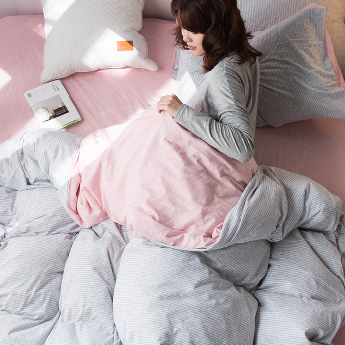 91家纺网 家纺一手货源 找家纺 尚品本色 2022新款针织棉套件系列-单品被套 粉灰细条