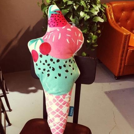 91家纺网 家纺一手货源 找家纺 （总）小芽家居 2024新款卡通抱枕