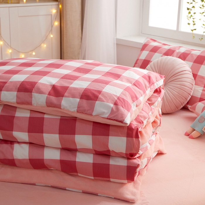 91家纺网 家纺一手货源 找家纺 一米阳光 2020新款全棉加牛奶绒四件套 豆粉格牛奶棉绒