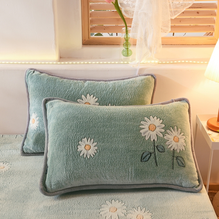 91家纺网 家纺一手货源 找家纺 甜之梦 2025新款310g雪花绒单品枕套 浅绿之花