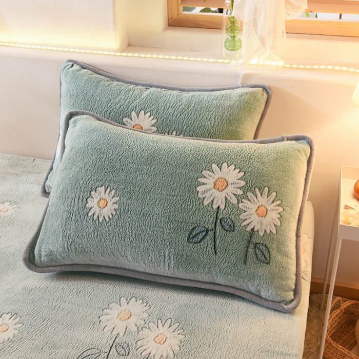 91家纺网 家纺一手货源 找家纺 甜之梦 2025新款310g雪花绒单品枕套 浅绿之花