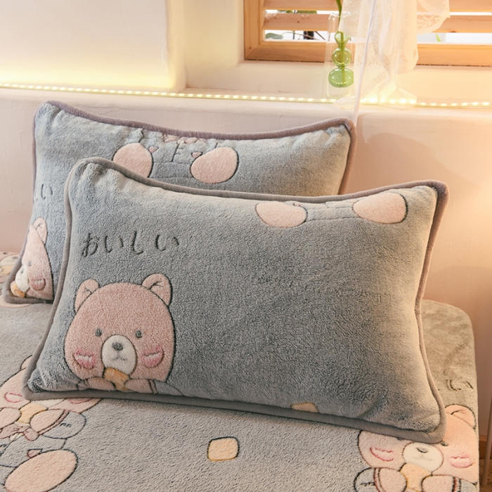 91家纺网 家纺一手货源 找家纺 甜之梦 2025新款310g雪花绒单品枕套 小熊维尼