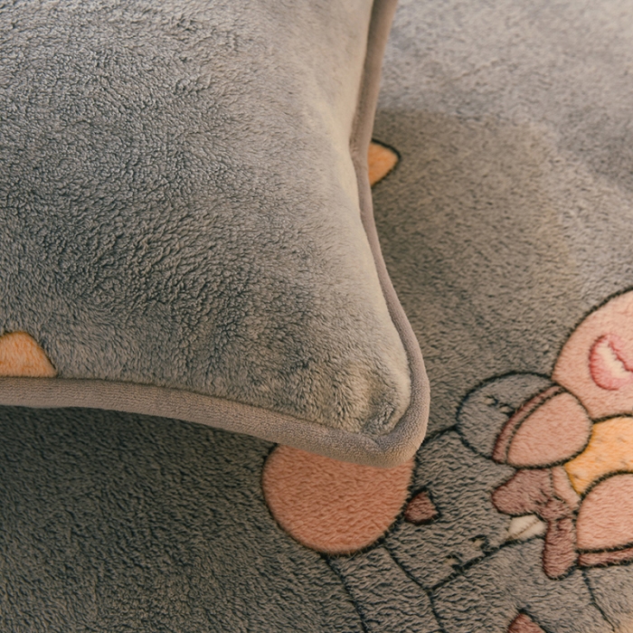 91家纺网 家纺一手货源 找家纺 甜之梦 2025新款310g雪花绒单品枕套 小熊维尼