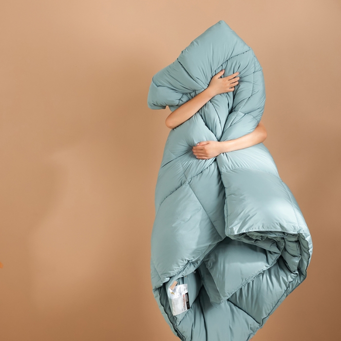 91家纺网 家纺一手货源 找家纺 俏企鹅 2025新款platinum系列羽绒被 冰湖蓝