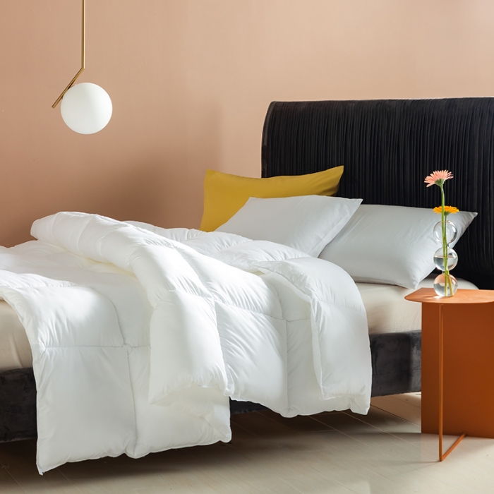 91家纺网 家纺一手货源 找家纺 俏企鹅 2025新款platinum系列羽绒被 雪鸟白