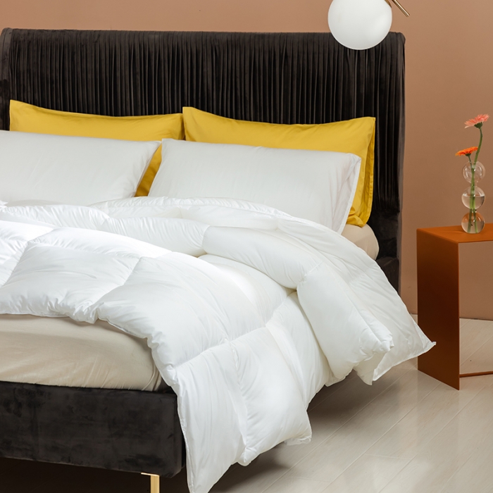 91家纺网 家纺一手货源 找家纺 俏企鹅 2025新款platinum系列羽绒被 雪鸟白