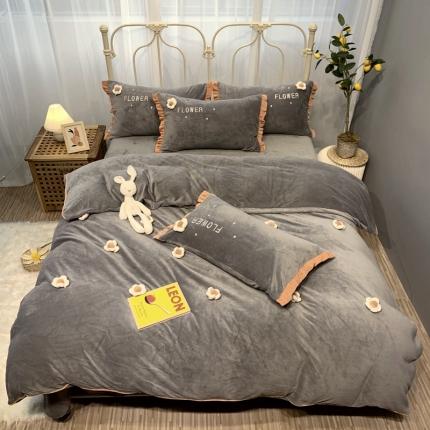 91家纺网 家纺一手货源 找家纺 馨蕊家居 2021新款秋冬轻奢煦暖绒四件套 那时花开-高级灰