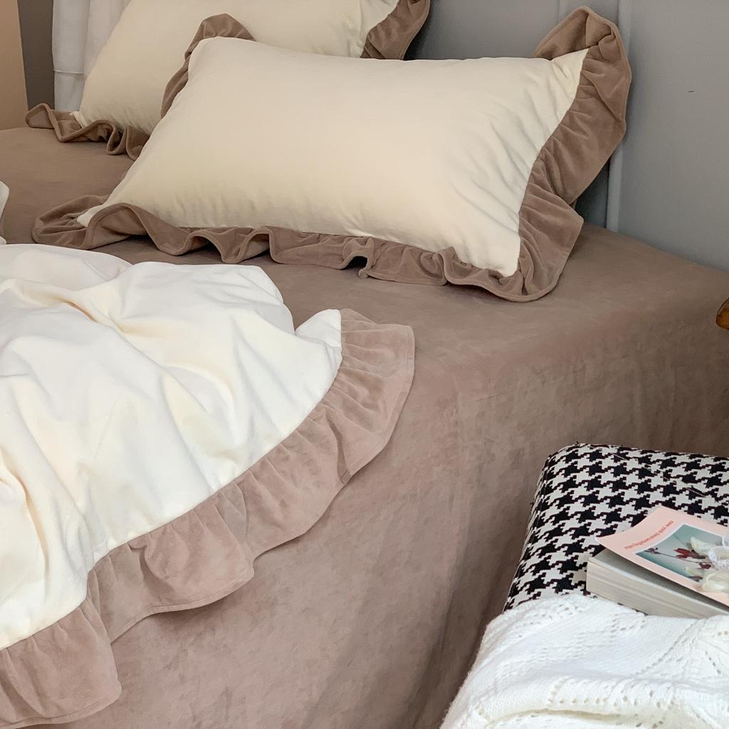 91家纺网 家纺一手货源 找家纺 时年 2021新款婴肤绒纯色花边款四件套 奶油泡芙