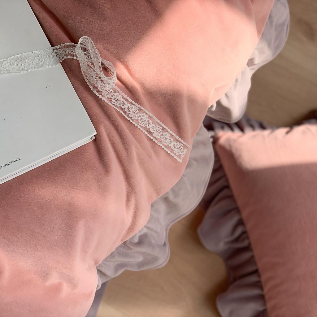 91家纺网 家纺一手货源 找家纺 时年 2021新款婴肤绒纯色花边款四件套 芝芝莓莓