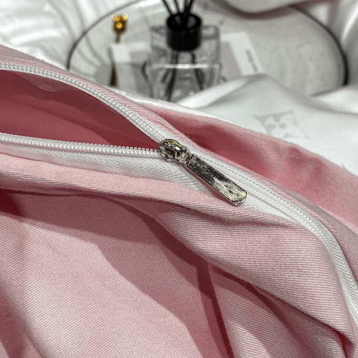 91家纺网 家纺一手货源 找家纺 眠帛家居全棉磨毛轻奢四件套A版贡缎提花B版全棉磨毛 爱维白