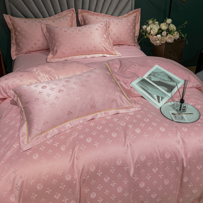 91家纺网 家纺一手货源 找家纺 眠帛家居全棉磨毛轻奢四件套A版贡缎提花B版全棉磨毛 爱维粉