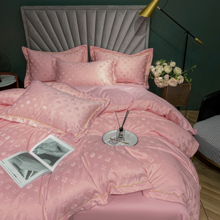 91家纺网 家纺一手货源 找家纺 眠帛家居全棉磨毛轻奢四件套A版贡缎提花B版全棉磨毛 爱维粉