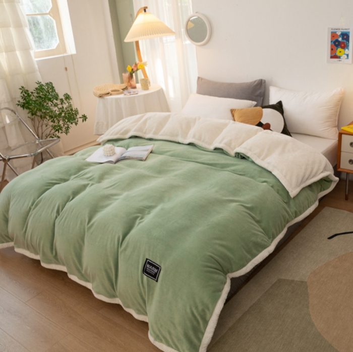 91家纺网 家纺一手货源 找家纺 棉生活 2020新款纯色多功能加厚牛奶绒贝贝绒被套毯 草绿