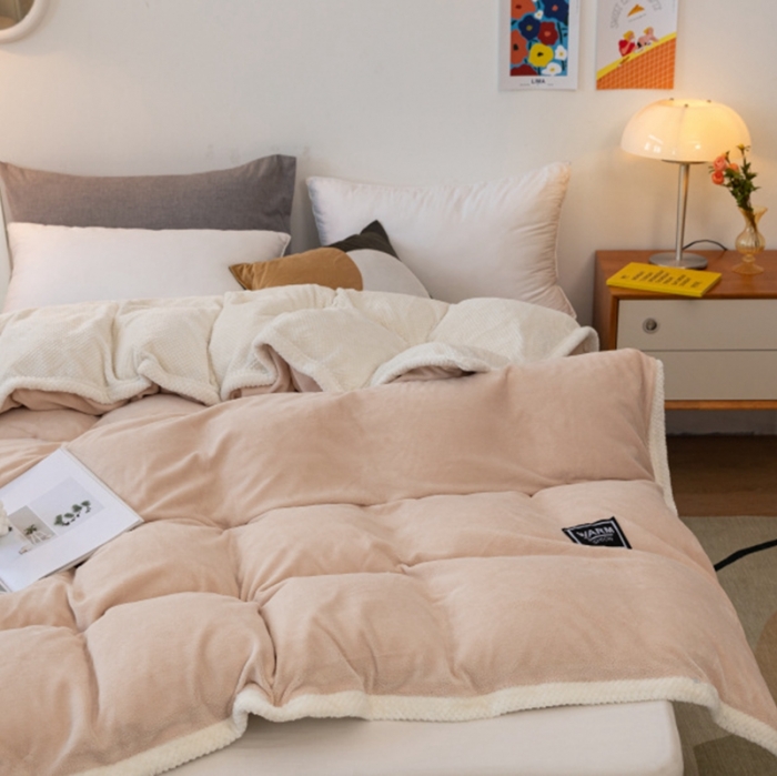 91家纺网 家纺一手货源 找家纺 棉生活 2020新款纯色多功能加厚牛奶绒贝贝绒被套毯 卡其