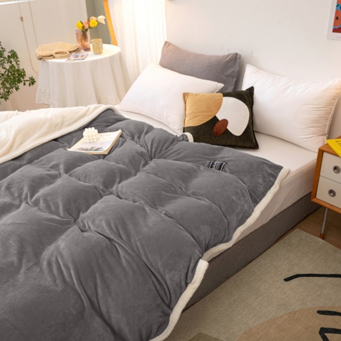 91家纺网 家纺一手货源 找家纺 棉生活 2020新款纯色多功能加厚牛奶绒贝贝绒被套毯 深灰
