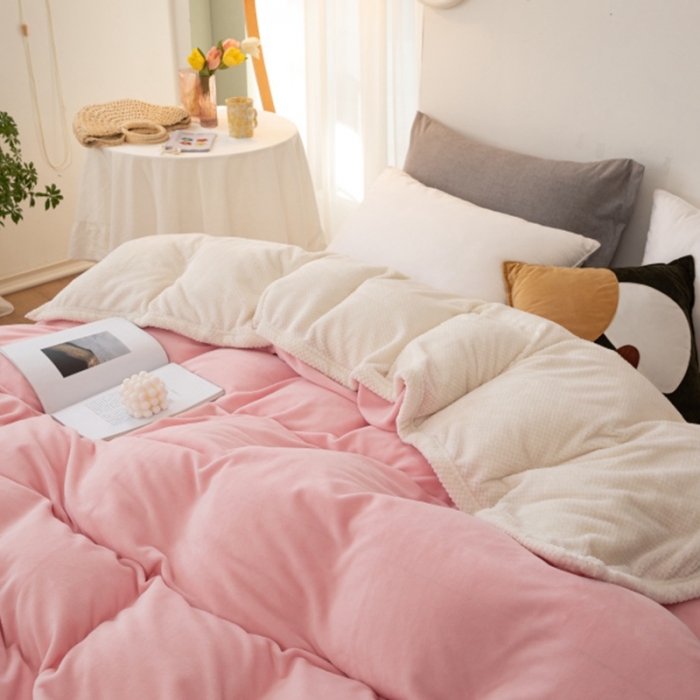 91家纺网 家纺一手货源 找家纺 棉生活 2020新款纯色多功能加厚牛奶绒贝贝绒被套毯 樱花粉