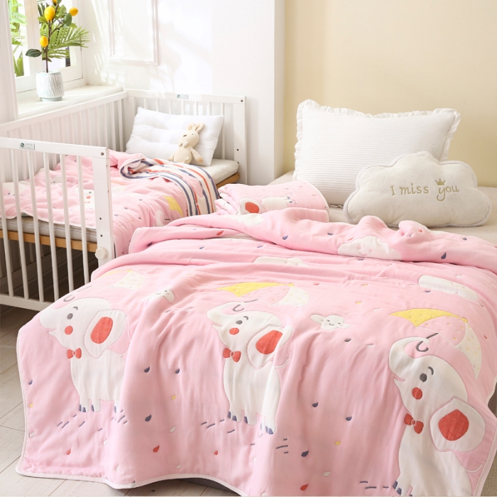 91家纺网 家纺一手货源 找家纺 朴尔2020新款全棉十层纱布加厚儿童盖被毛巾被 打伞的小象粉