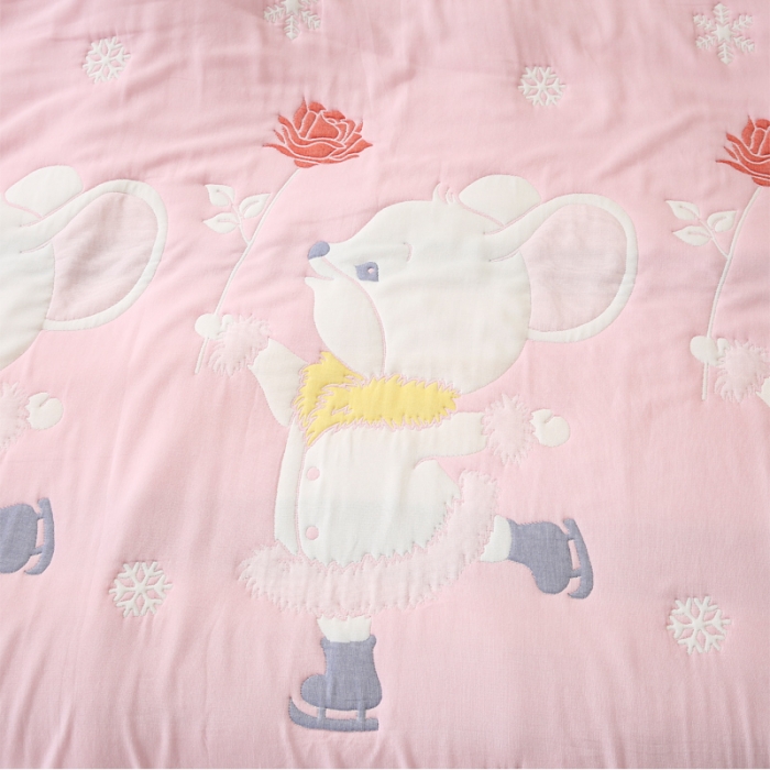 91家纺网 家纺一手货源 找家纺 朴尔2020新款全棉十层纱布加厚儿童盖被毛巾被 溜冰鼠粉