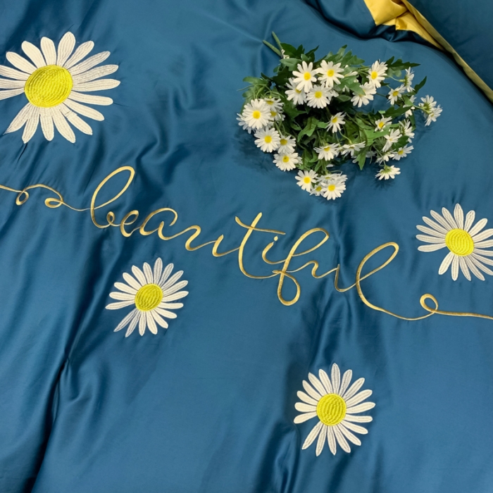 91家纺网 家纺一手货源 找家纺 眠帛家居 2020新款贡缎全棉绣花系列 雏菊月光蓝