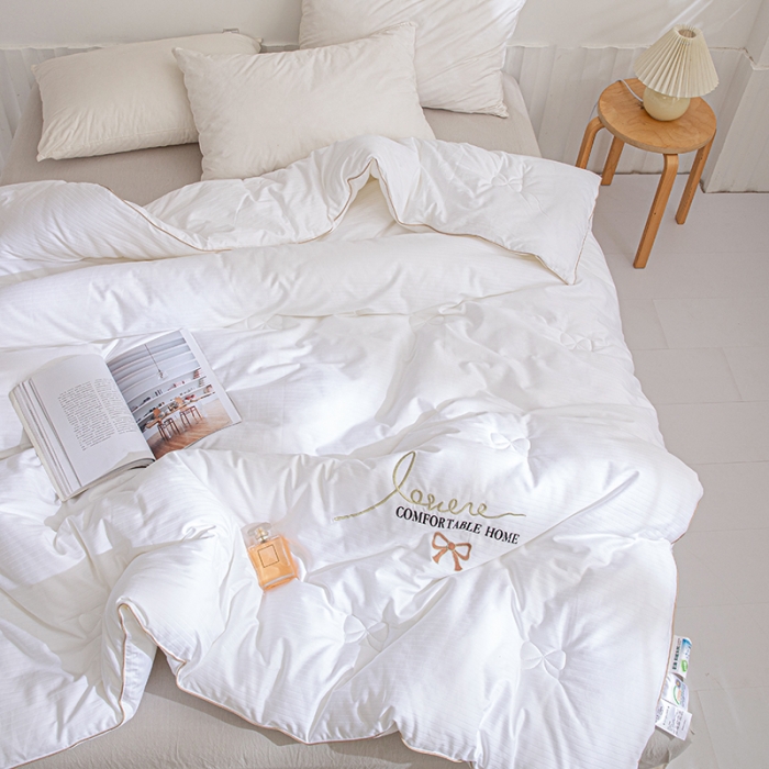 91家纺网 家纺一手货源 找家纺 久典2020新款40S全棉提花抗菌被甜心系列 甜心-白