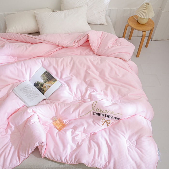 91家纺网 家纺一手货源 找家纺 久典2020新款40S全棉提花抗菌被甜心系列 甜心-粉