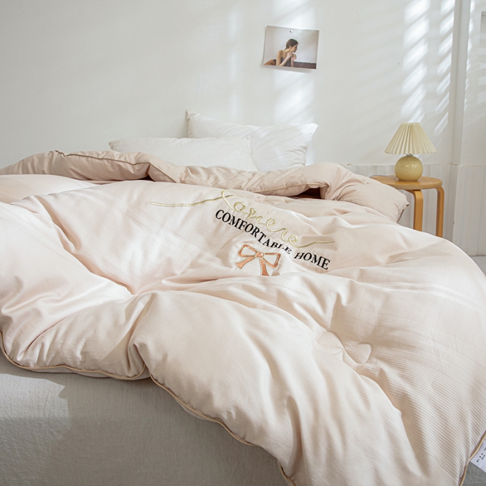 91家纺网 家纺一手货源 找家纺 久典2020新款40S全棉提花抗菌被甜心系列 甜心-米驼