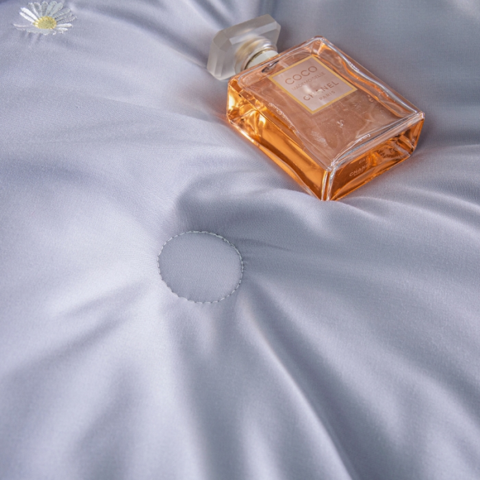 91家纺网 家纺一手货源 找家纺 久典2020新款天丝莫代尔抗菌被小雏菊系列 小雏菊-灰