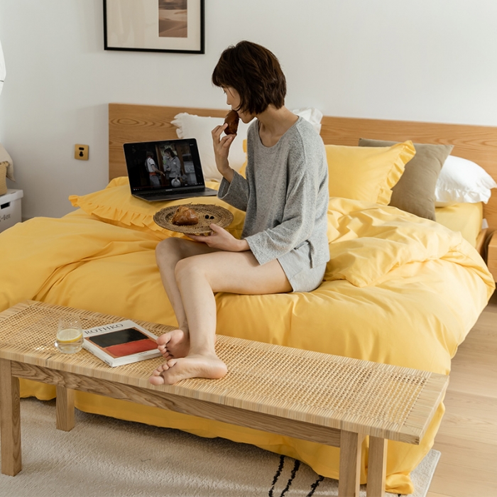 91家纺网 家纺一手货源 找家纺 窝米 2020新款40s纯色磨毛四件套花边系列 杏黄