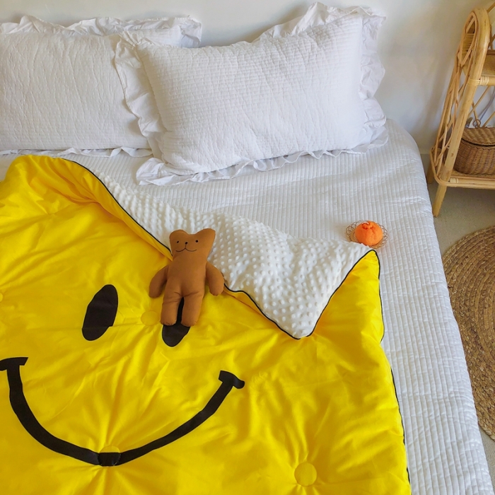 91家纺网 家纺一手货源 找家纺 星期八 2020新款双面绒豆豆被 笑脸