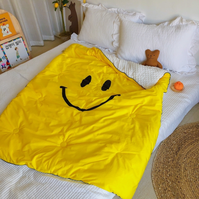 91家纺网 家纺一手货源 找家纺 星期八 2020新款双面绒豆豆被 笑脸