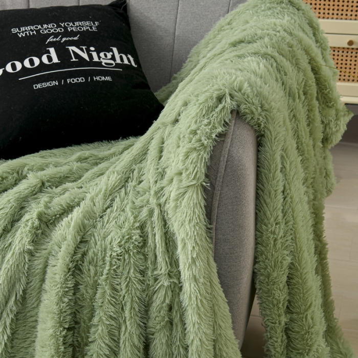 91家纺网 家纺一手货源 找家纺 卡奥家纺 2021多功能双层超柔长毛毯空调毯毛绒被套 果绿色