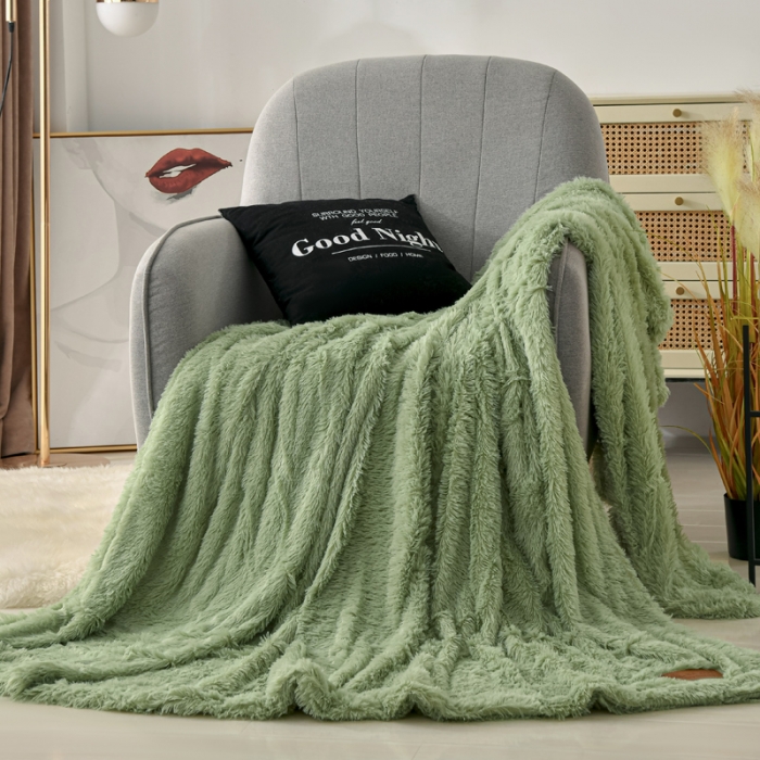 91家纺网 家纺一手货源 找家纺 卡奥家纺 2021多功能双层超柔长毛毯空调毯毛绒被套 果绿色