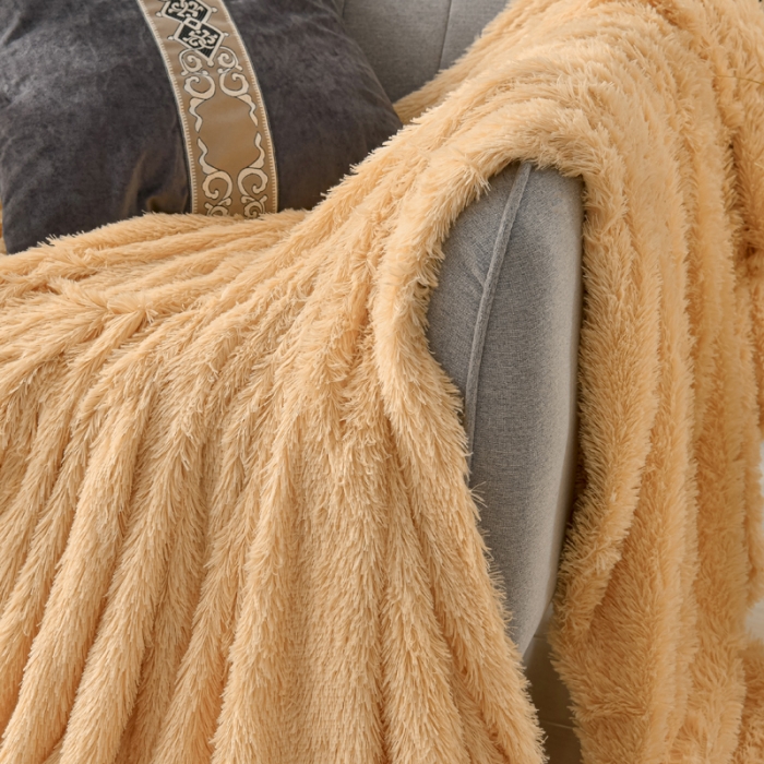91家纺网 家纺一手货源 找家纺 卡奥家纺 2021多功能双层超柔长毛毯空调毯毛绒被套 金色