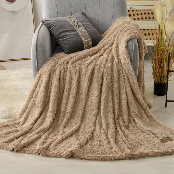 91家纺网 家纺一手货源 找家纺 卡奥家纺 2021多功能双层超柔长毛毯空调毯毛绒被套 驼色