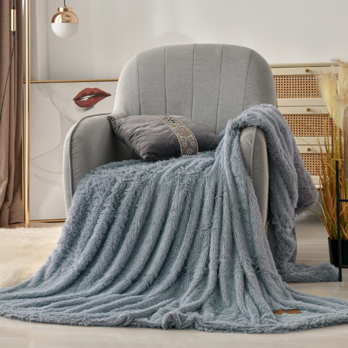 91家纺网 家纺一手货源 找家纺 卡奥家纺 2021多功能双层超柔长毛毯空调毯毛绒被套 银灰