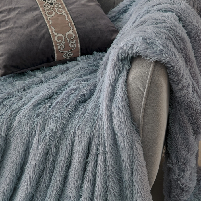 91家纺网 家纺一手货源 找家纺 卡奥家纺 2021多功能双层超柔长毛毯空调毯毛绒被套 银灰